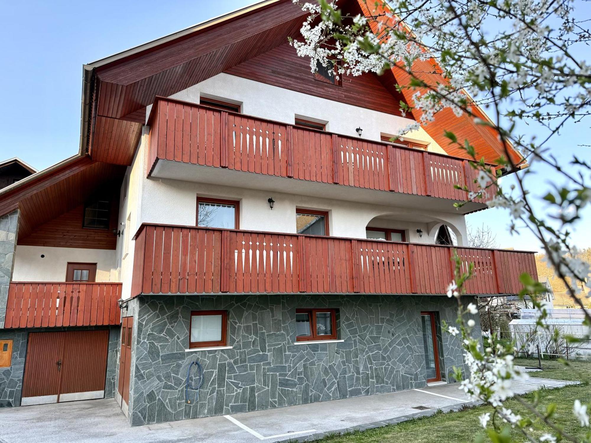 Guest House Kobal Spodnje Gorje Eksteriør bilde